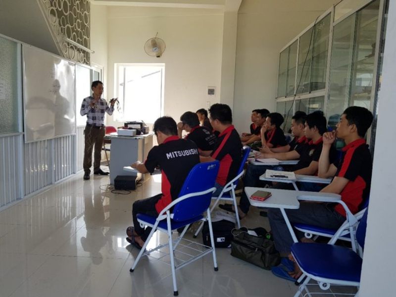 Địa chỉ học làm nội thất ô tô ở Hà Nội có nhiều bạn trẻ theo học VTMECO